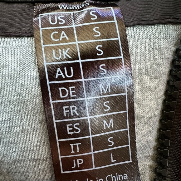 Amazon WantDo Women’s Black Insulated Puffer Vest Small Outdoor Casual Winter - Picture 13 of 16